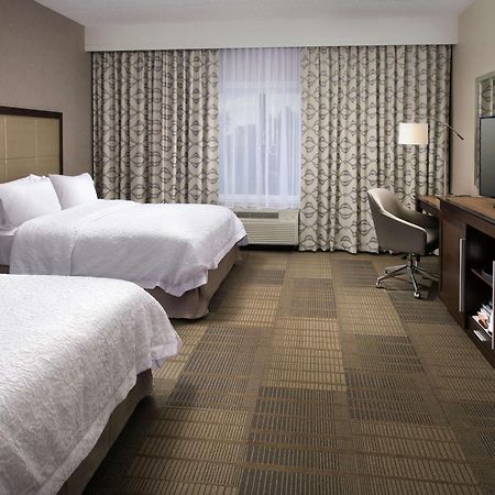 Hampton Inn & Suites Falls Church Esterno foto