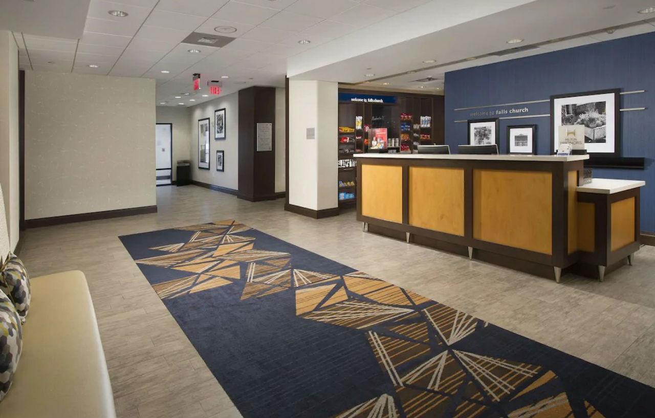 Hampton Inn & Suites Falls Church Esterno foto