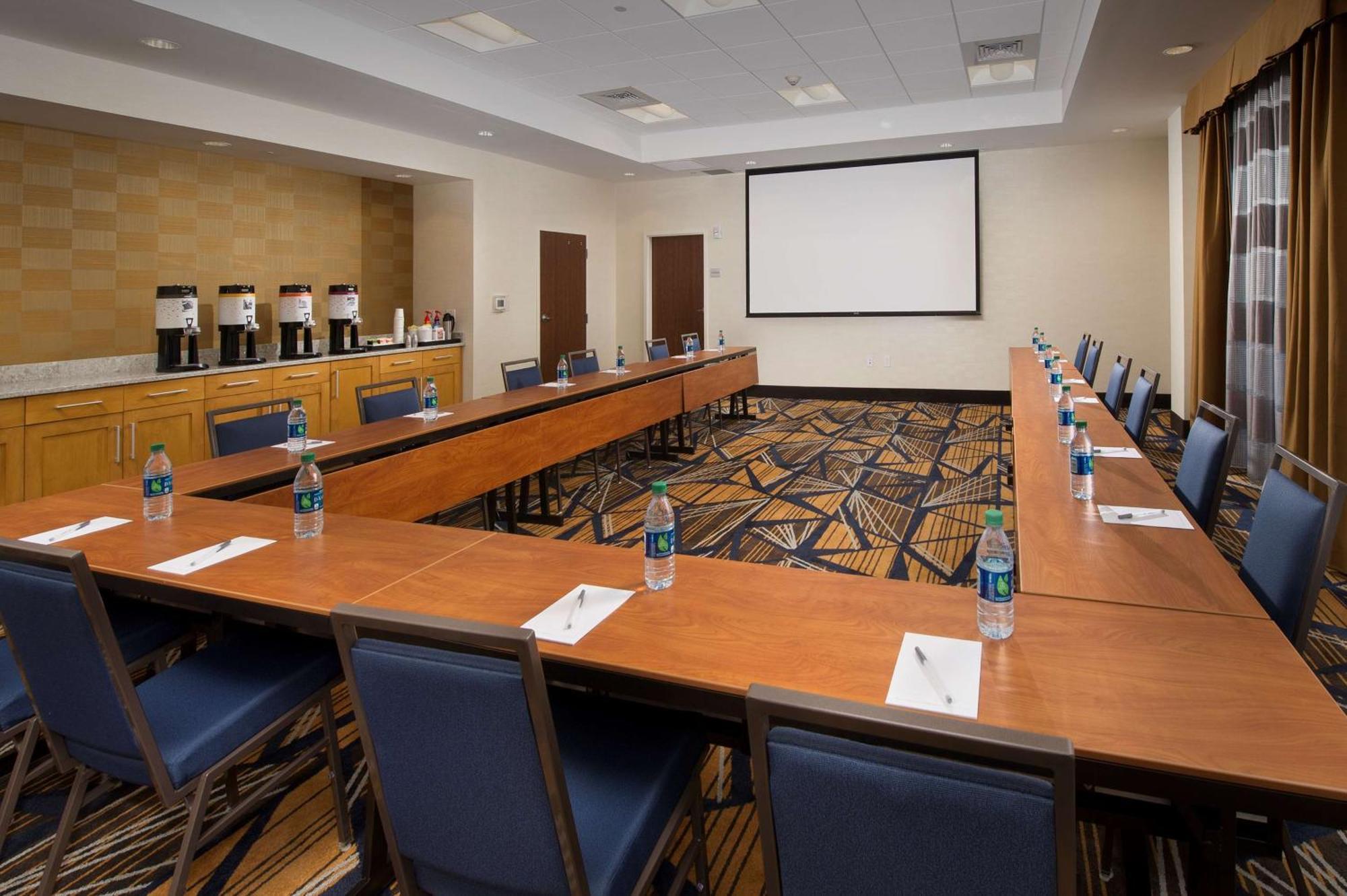 Hampton Inn & Suites Falls Church Esterno foto