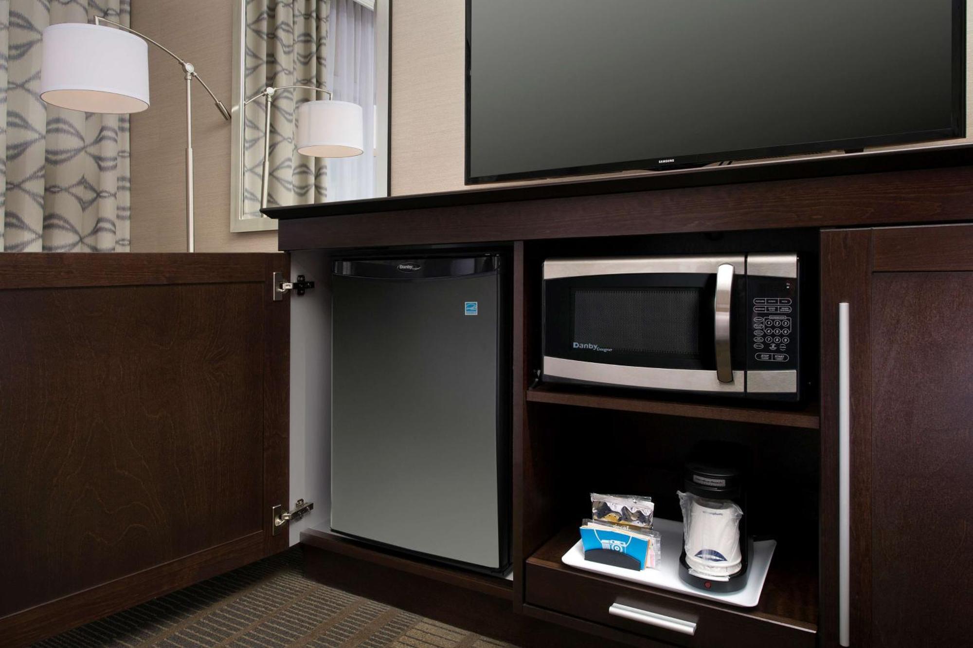 Hampton Inn & Suites Falls Church Esterno foto