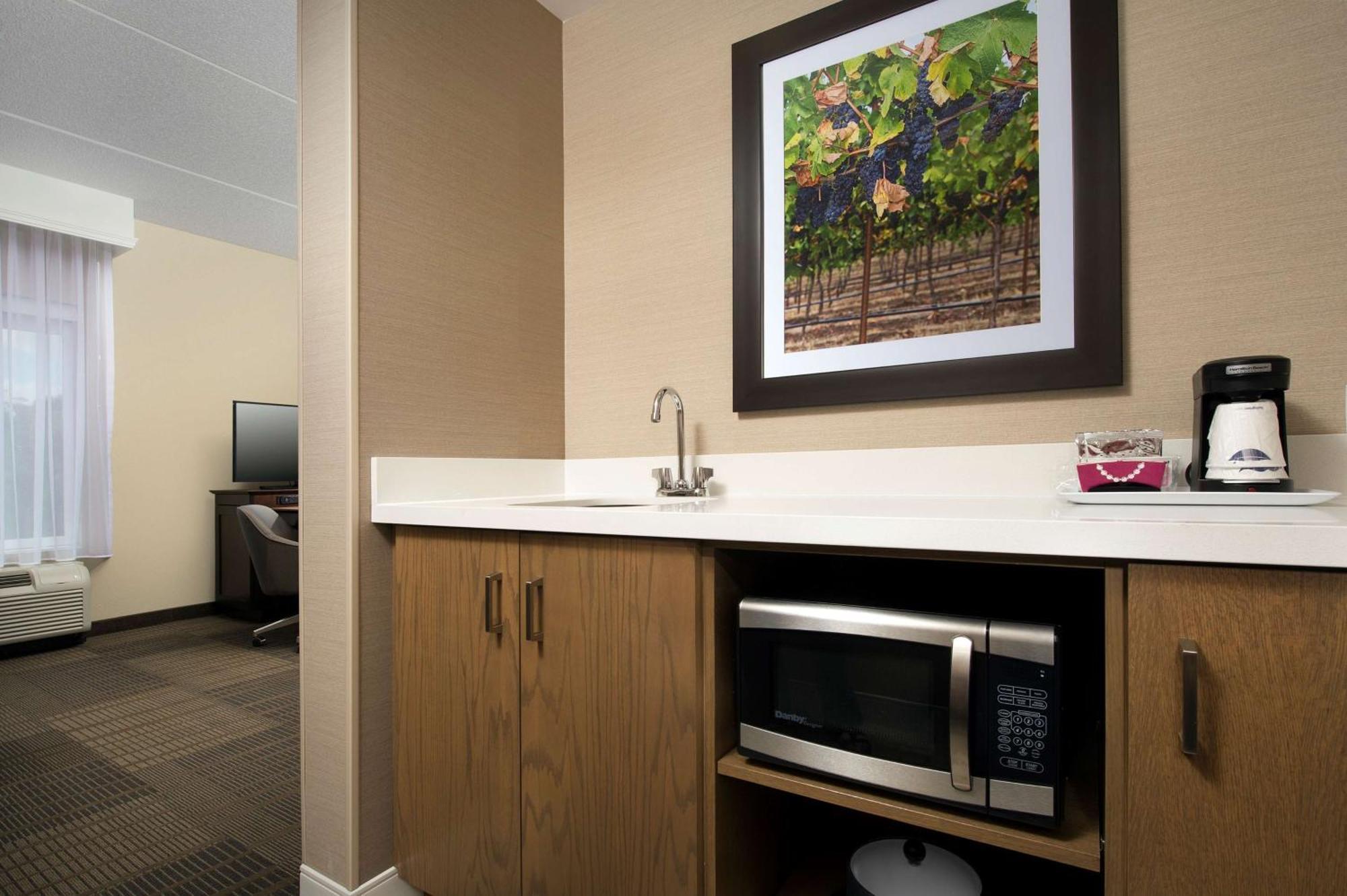 Hampton Inn & Suites Falls Church Esterno foto