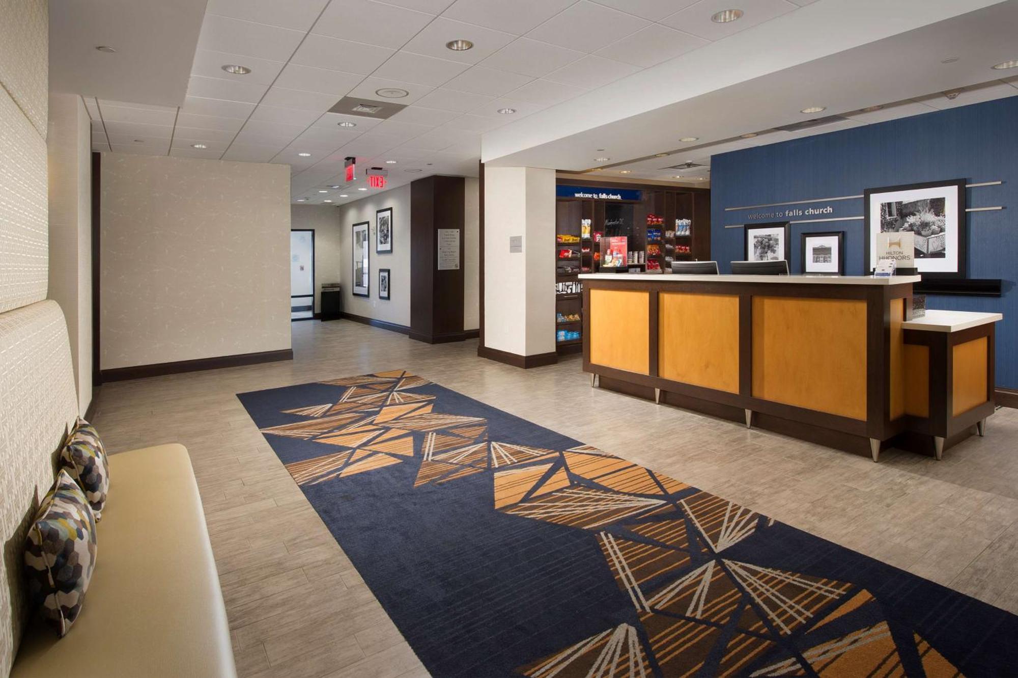 Hampton Inn & Suites Falls Church Esterno foto