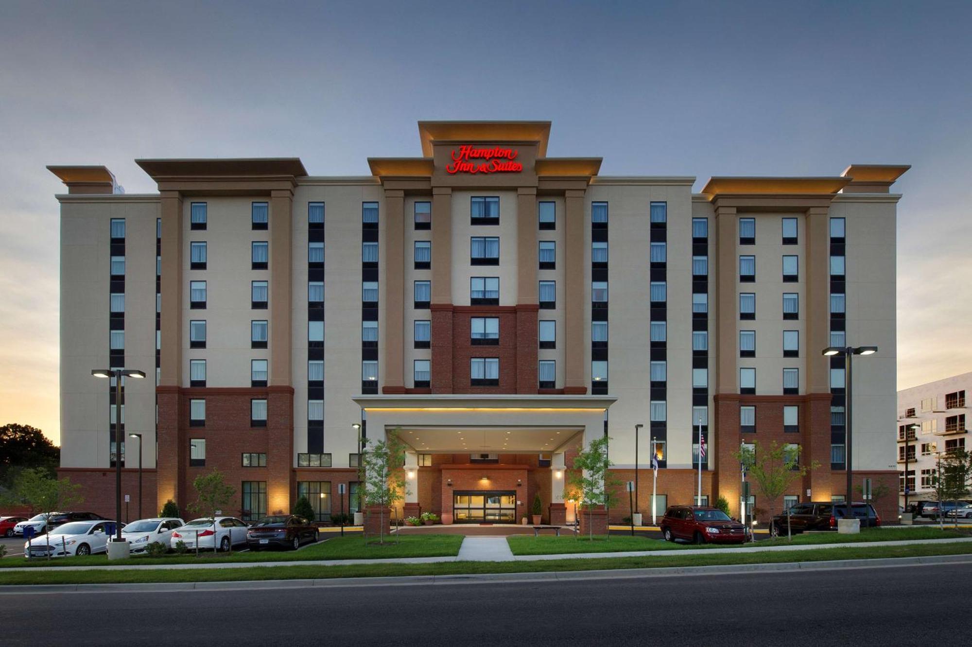 Hampton Inn & Suites Falls Church Esterno foto