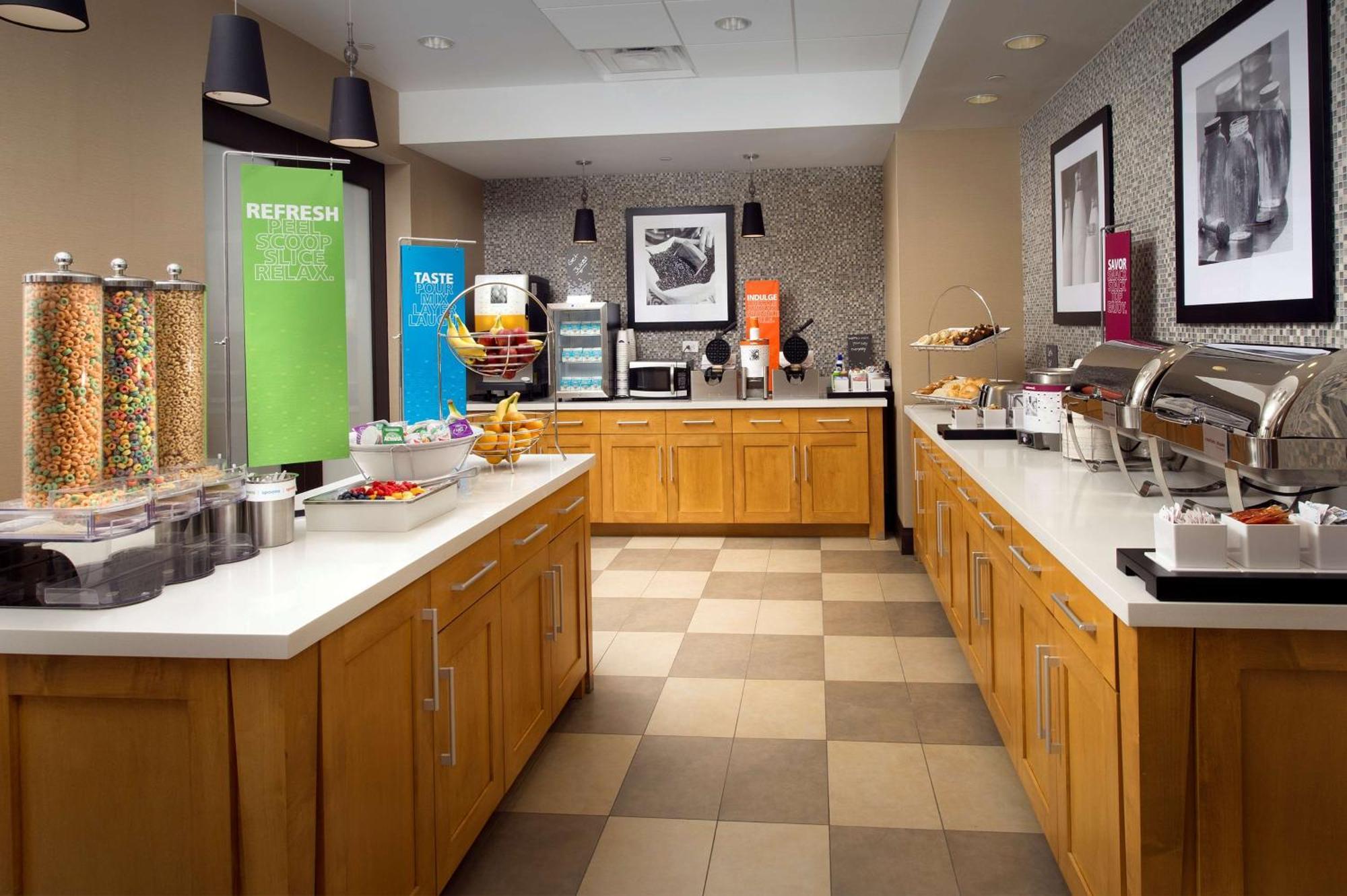 Hampton Inn & Suites Falls Church Esterno foto
